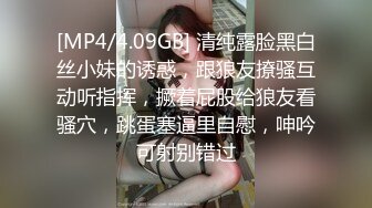 终于把朋友的大学小女友搞到手,带到出租房爆操,女上位抱着艹,疯狂输出